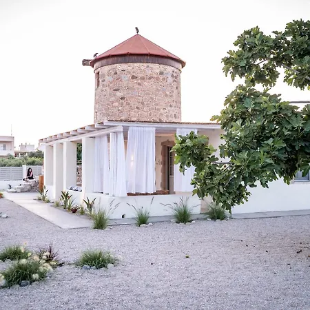 The Windmill - 50m From The Sea *